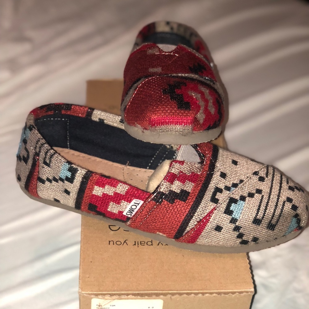 Tribal Knit Toms